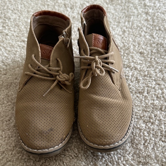 Steve Madden Other - Steve Madden Kids Tan Dress Shoes